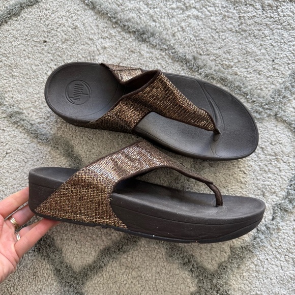 Fitflop Lottie Sandals Thong Flip Flop Bronze brown metallic slip on wedge 9 - Picture 1 of 12